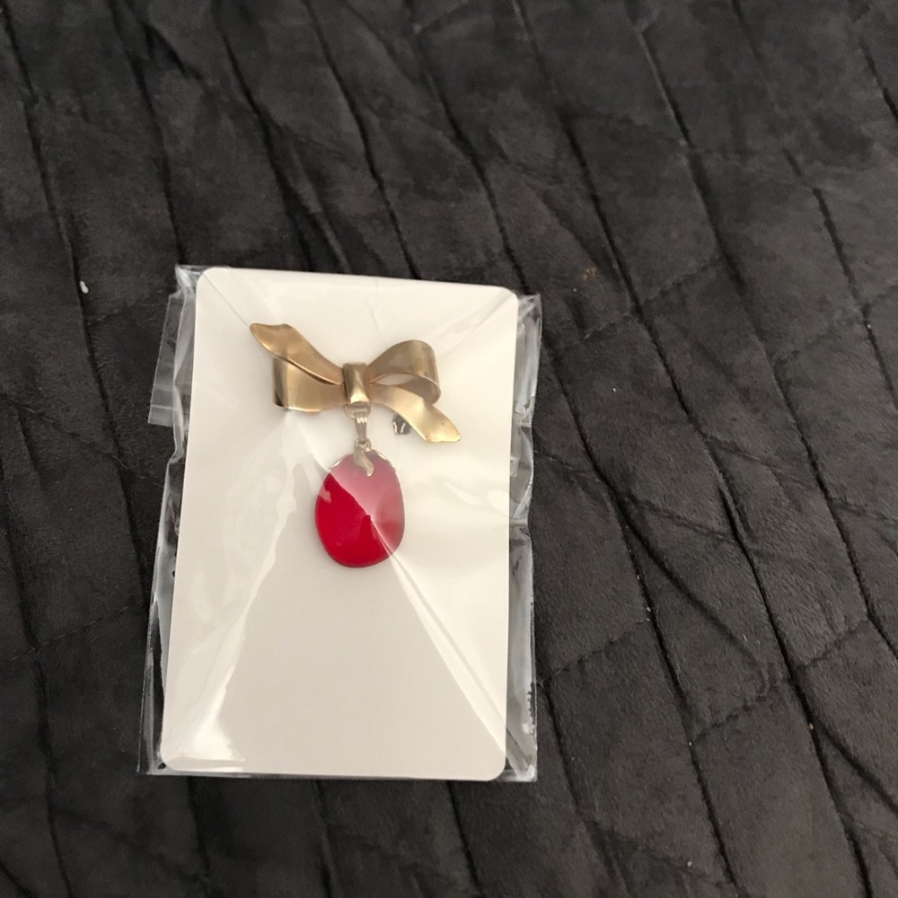 Woman’s Pin - Picture 3 of 3